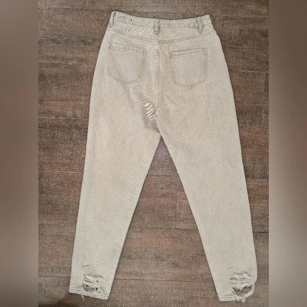 Missguided Riot High Rise Extreme Ripped Mom Jeans Stone Size: 6 - Picture 8 of 12